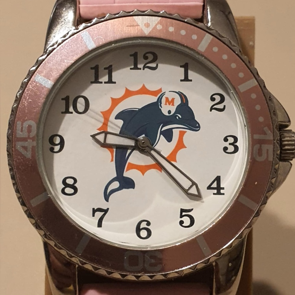🦋10/$20🦋 Vtg Game Time NFL Series Miami Dolphins Silver/Pink Silicone Women's